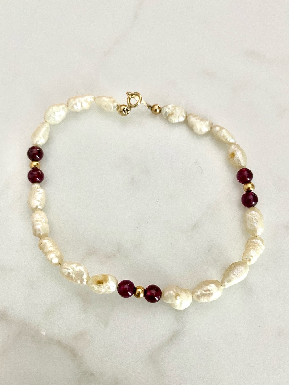 14K Freshwater Pearl Bracelet with Garnet Bead and 14K Gold Bead Accents/Clasp